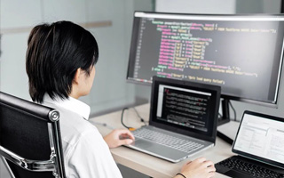 赵县 api php源码,下载的php源码怎么运行呢？